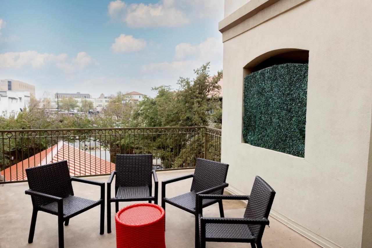 Hotel Indigo San Antonio Riverwalk By Ihg Екстер'єр фото